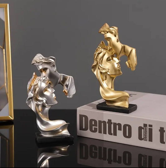 Resin Statue Home Decor Art 
Sculpture