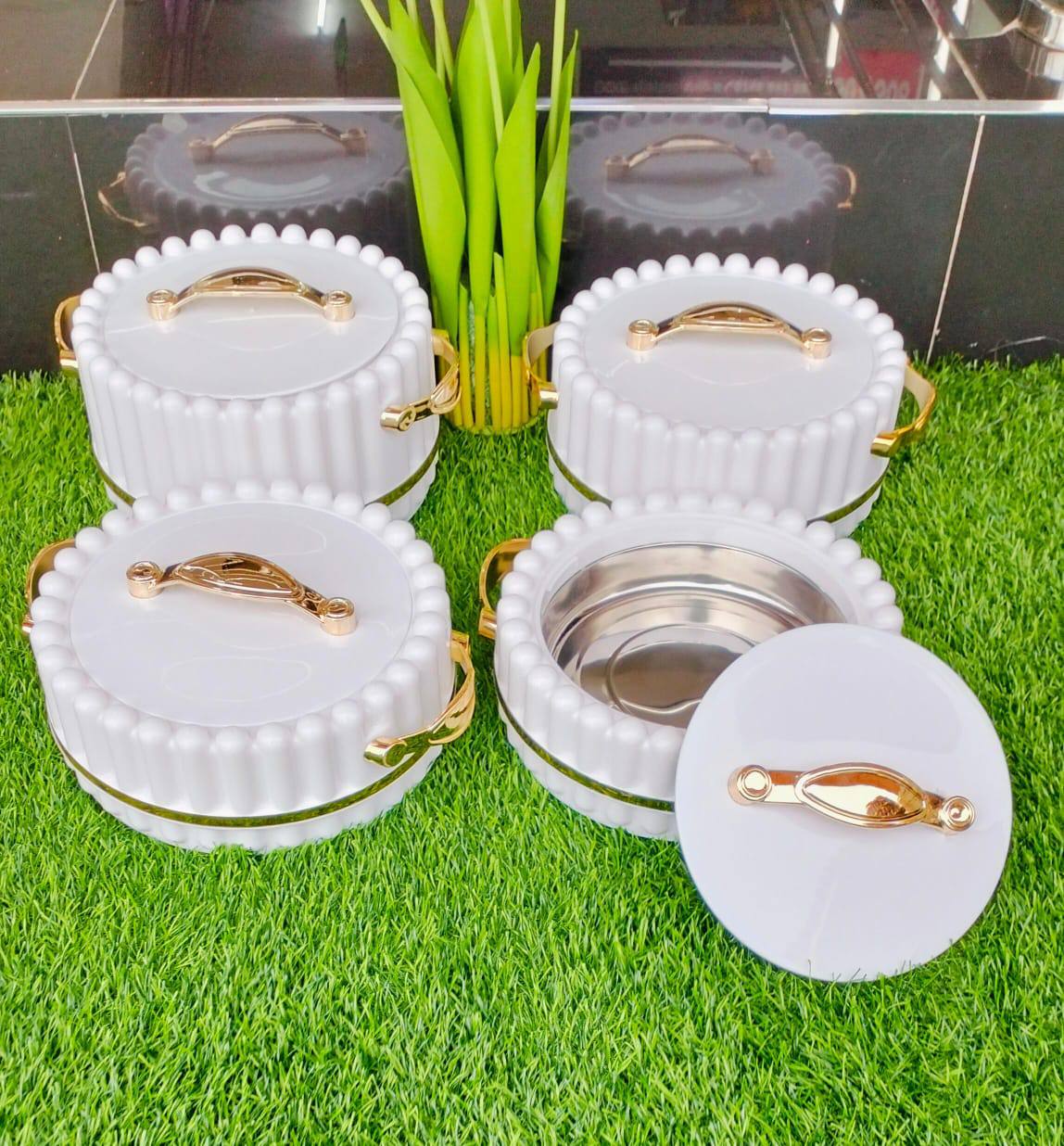 Luxurious Insulated Hotpot
Capacity 1.5l ,2l ,2.5l & 3 litres 
Keeps food hot and fresh 1-5hrs