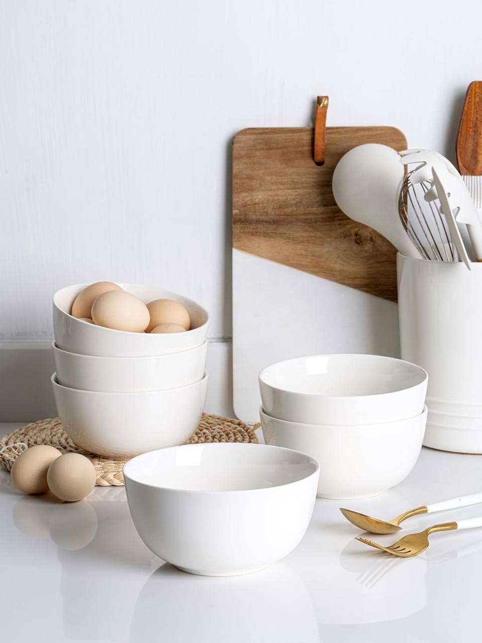 Ceramic bowl with stand  plain