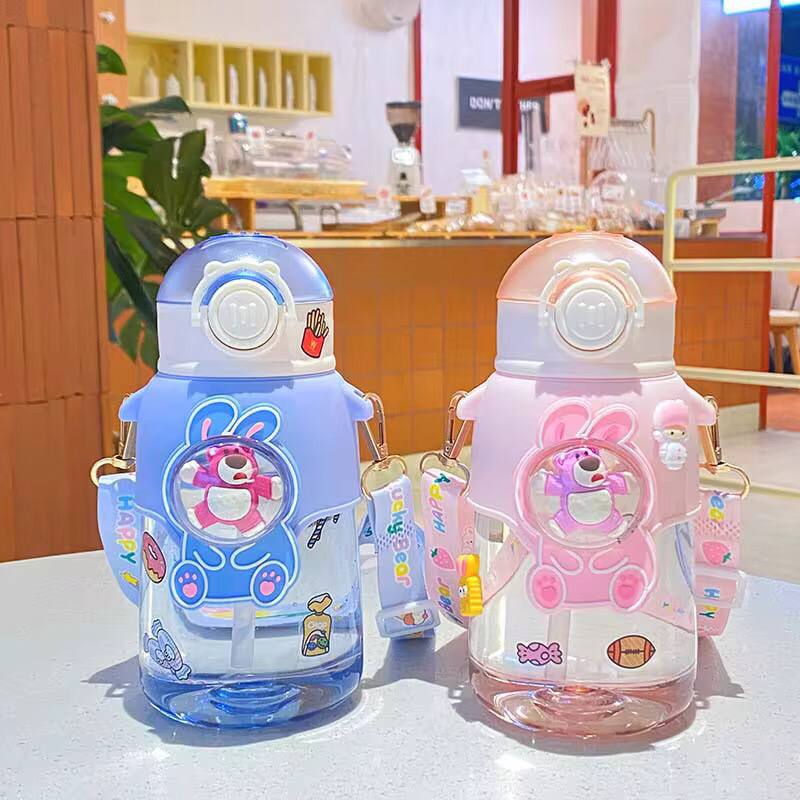 900mls Kids Sippy Cup with pop design perfect for kids