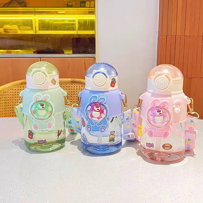 900mls Kids Sippy Cup with pop design perfect for kids