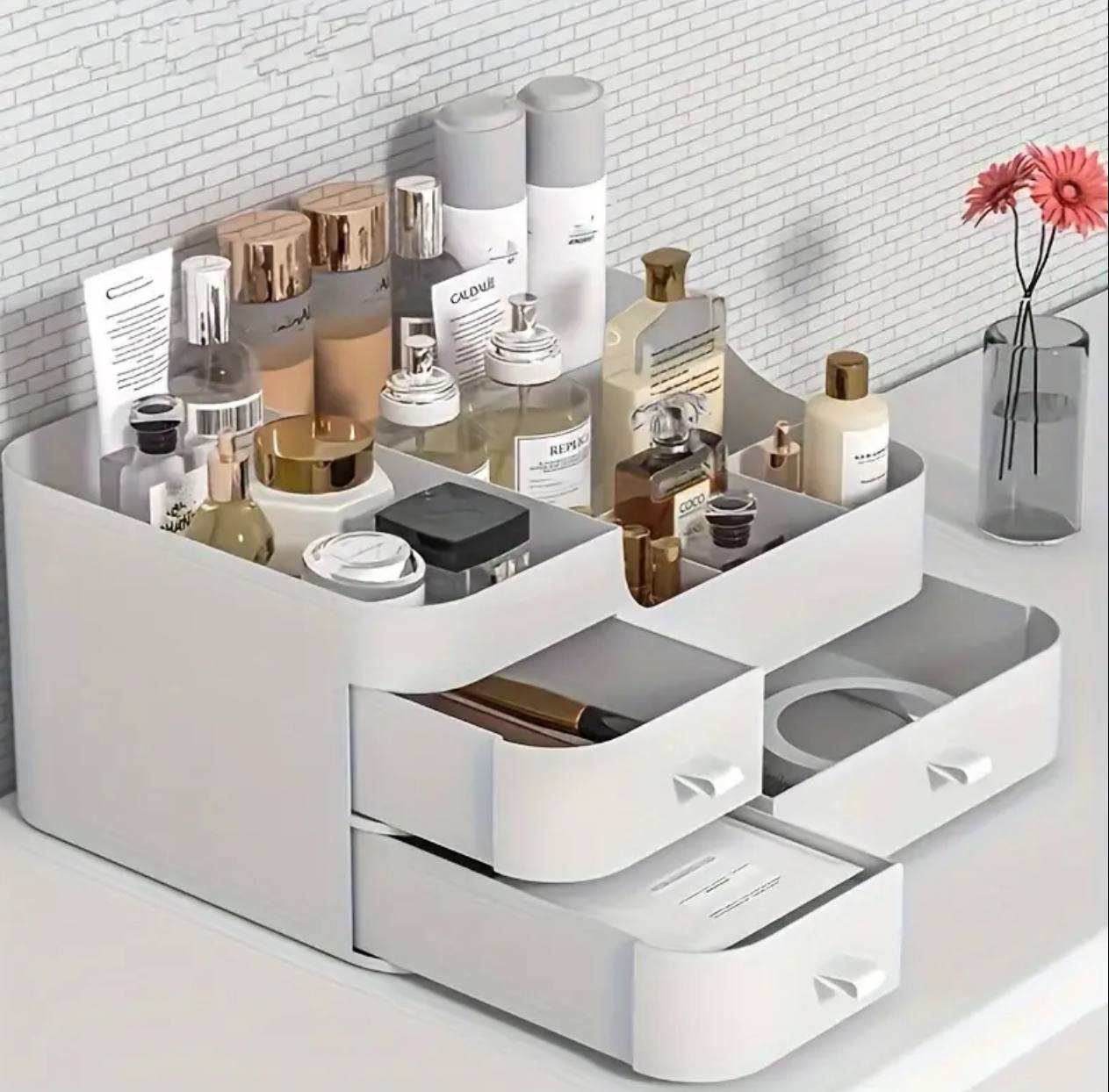 Large capacity plastic make up organizer