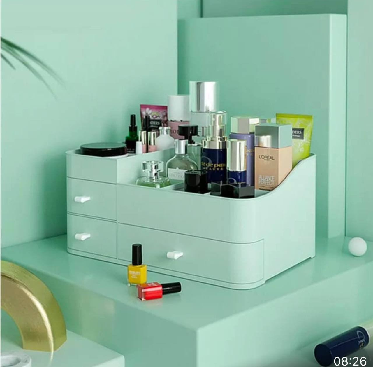 Large capacity plastic make up organizer