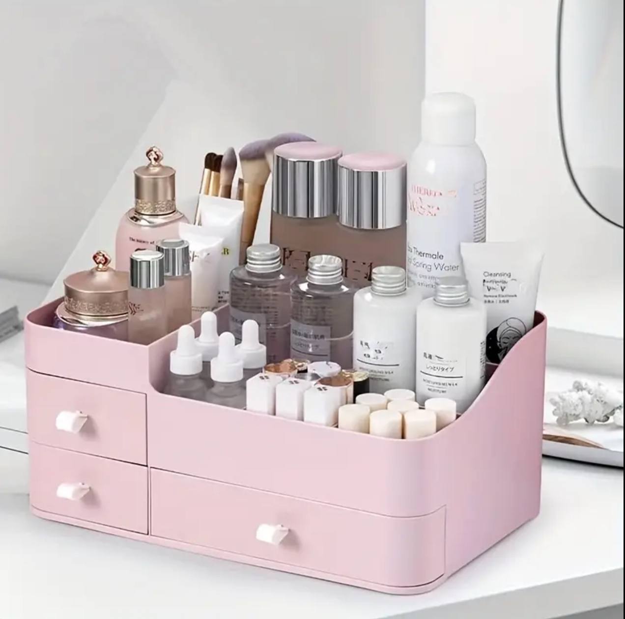 Large capacity plastic make up organizer