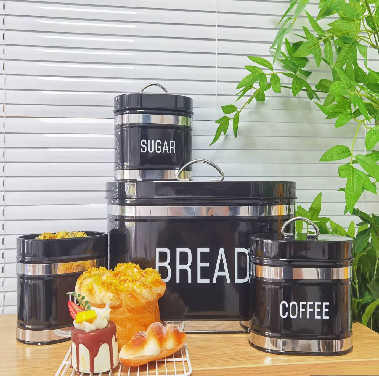 Galvanized metallic Ribbon Bread bin