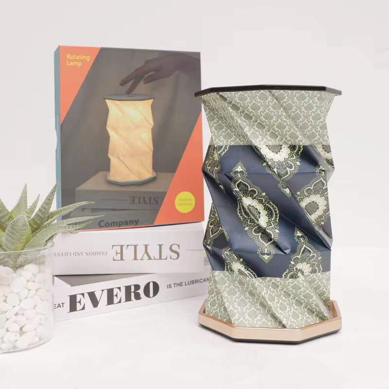 Rotating foldable lamp decor