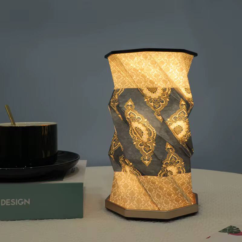Rotating foldable lamp decor