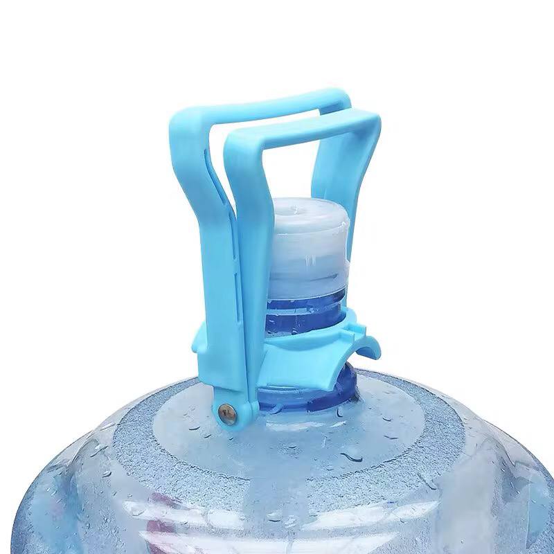 Water jerican lifter.