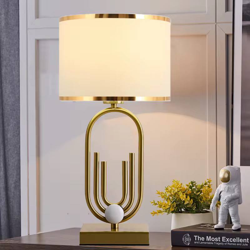 Nordic Light Luxury Modern Bedroom Living Room Study Romantic Warm Decoration Desk Lamp