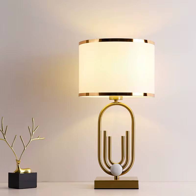 Nordic Light Luxury Modern Bedroom Living Room Study Romantic Warm Decoration Desk Lamp