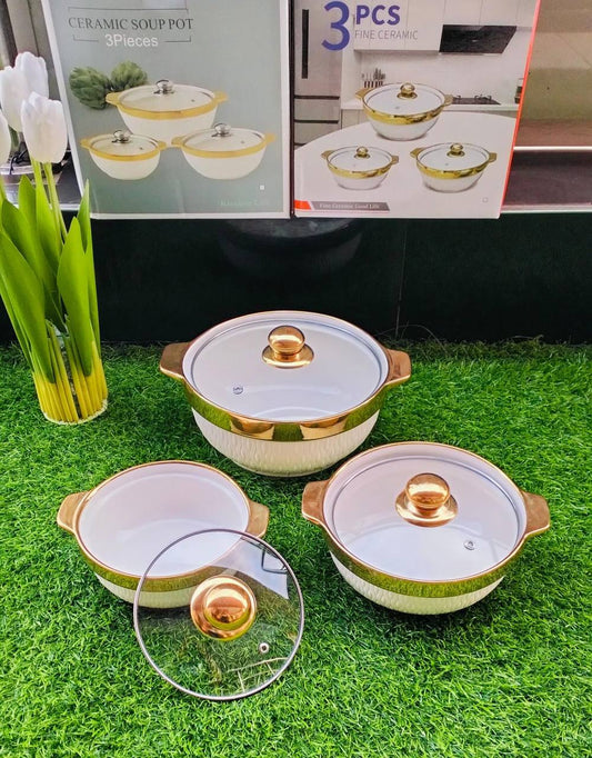 Ceramic serving bowl with glass lid