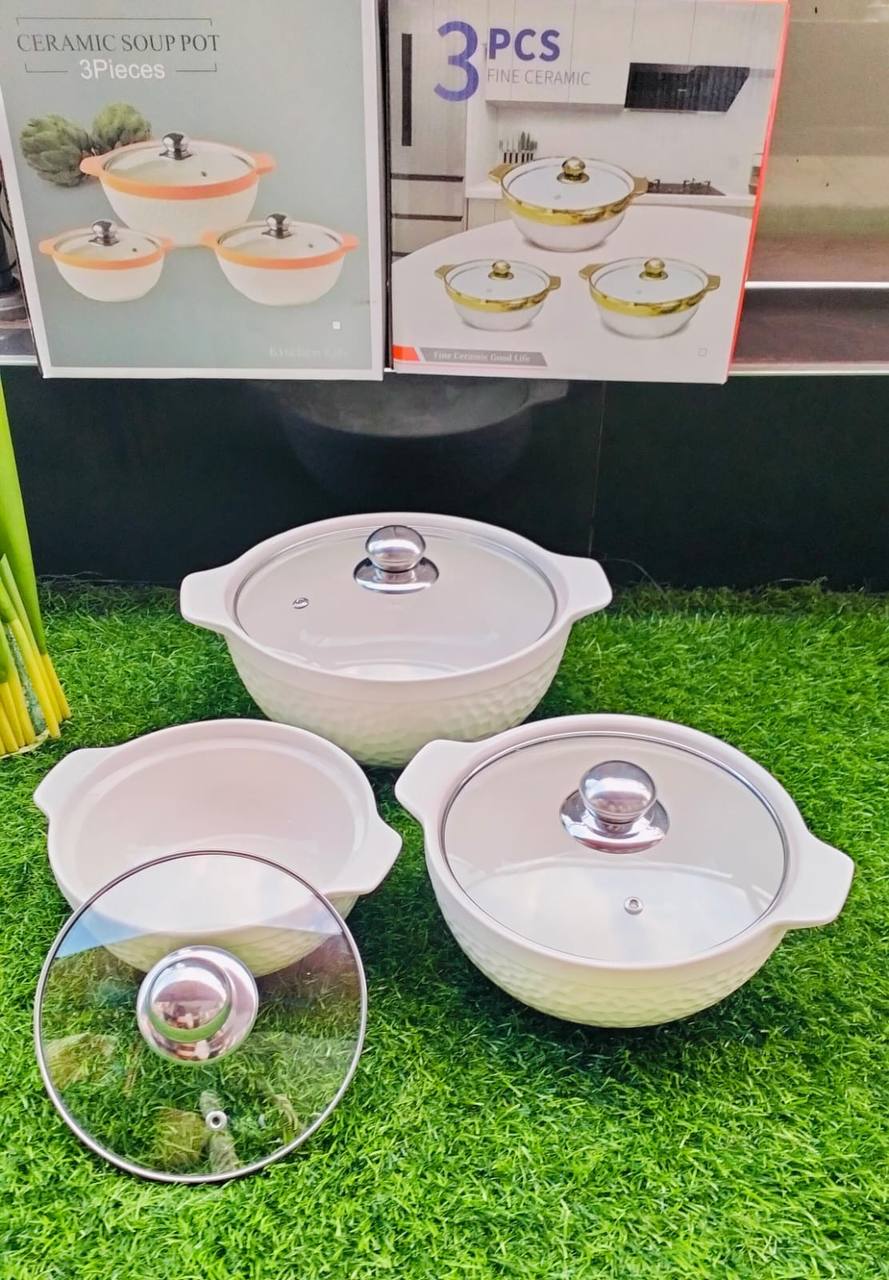 Ceramic serving bowl with glass lid