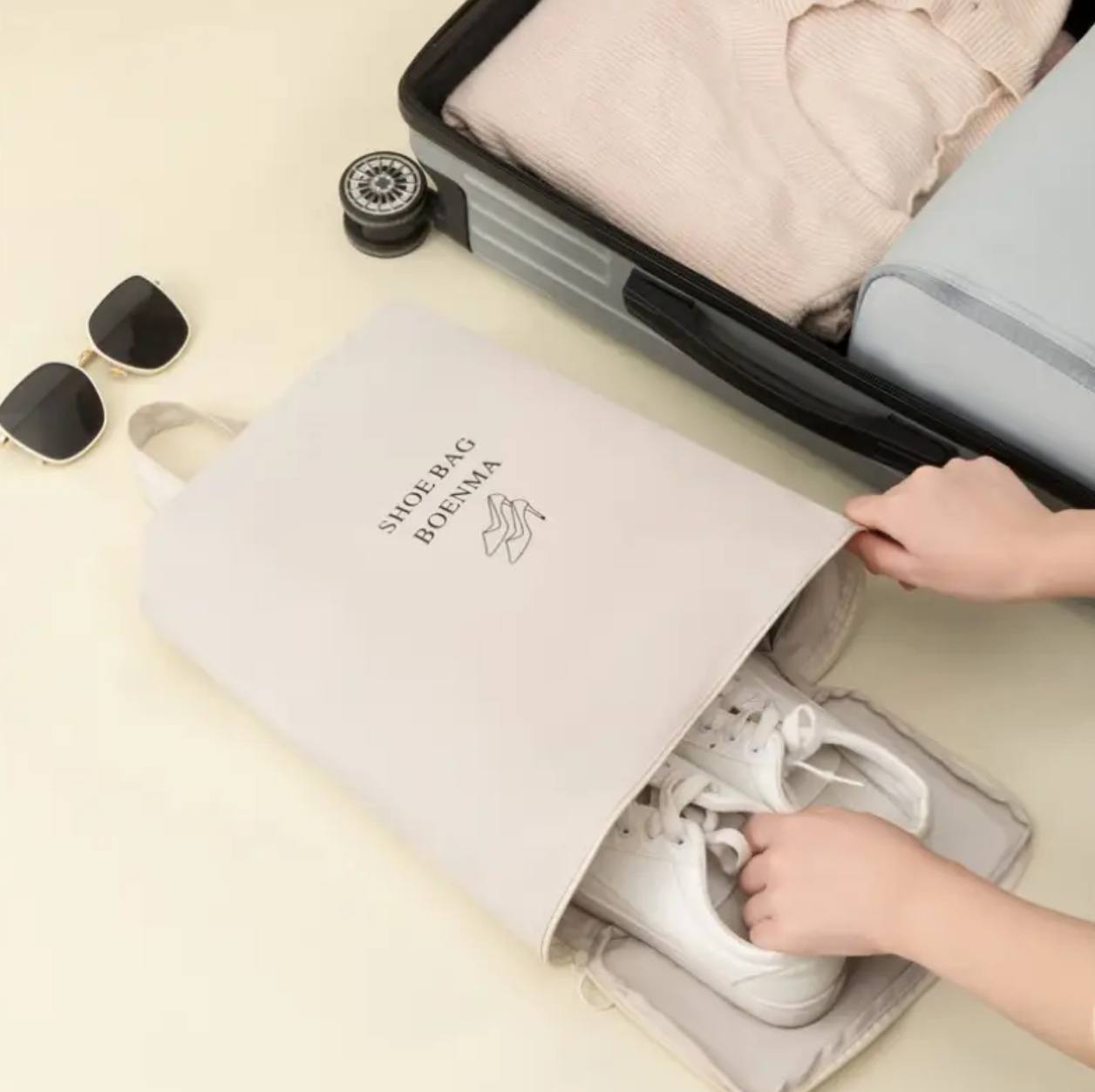 Portable travel shoe bag