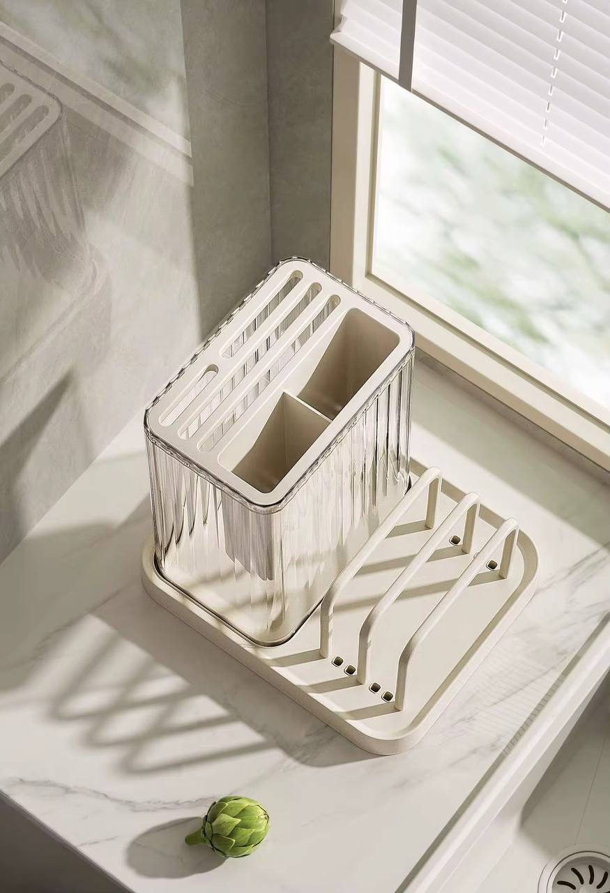 Multifunctional cutlery organizer with chopping board holder and knife organizer