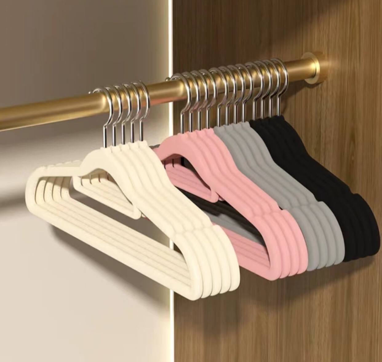 Luxury velvet antislip hangers