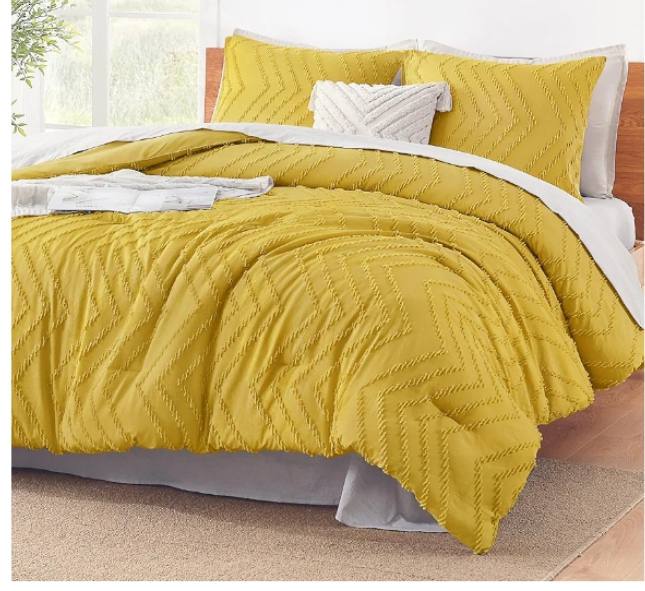 Tufted Duvet
with 1 bedsheet and 4 pillow cases.