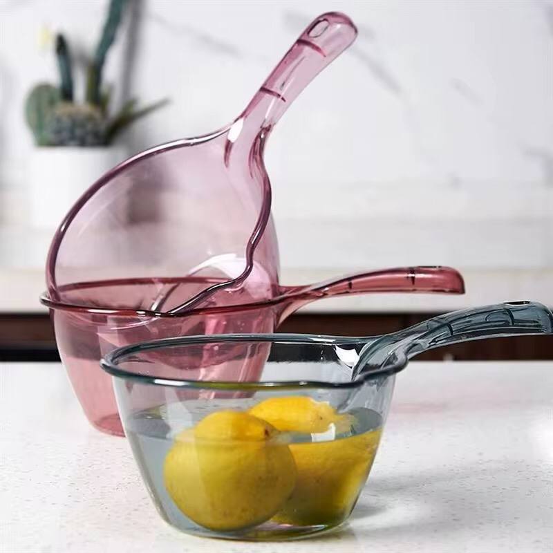 1Pc Transparent Long Handle Water Scoop Plastic Cooking Bathing Water Spoon Fall Resistant Kitchen Fruit Vegetable Cleaning