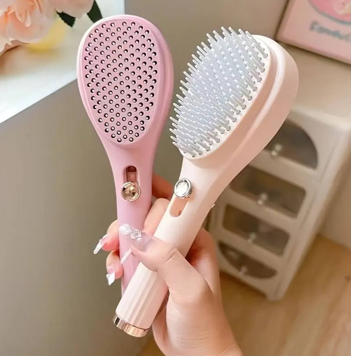New design detangling comb