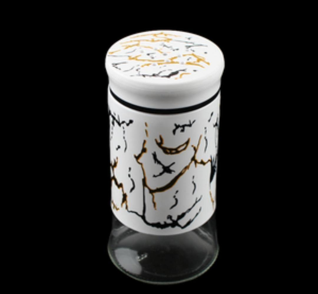 Seasoning Salt shaker now available in 4 colours