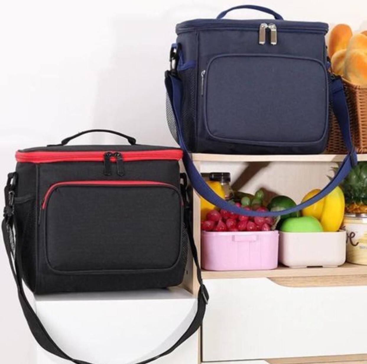 Highly insulated lunch bags .