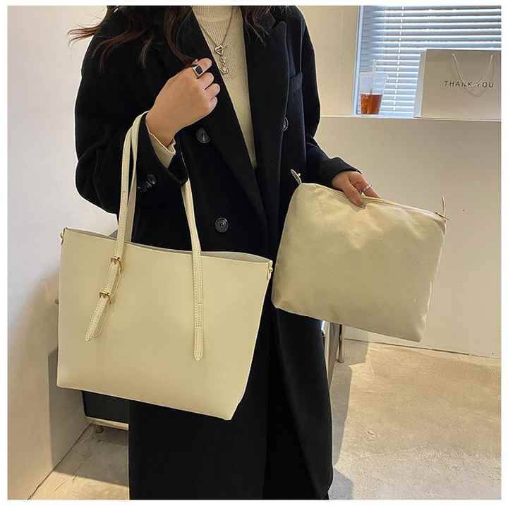 Minimalist tote with inside pouch