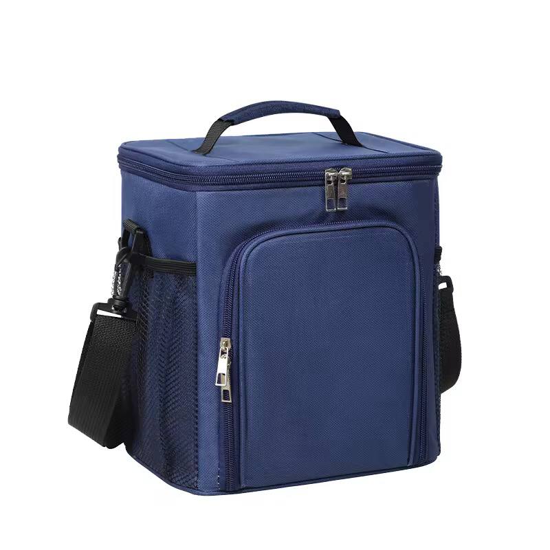 Large capacity 2 compartment lunch bag.