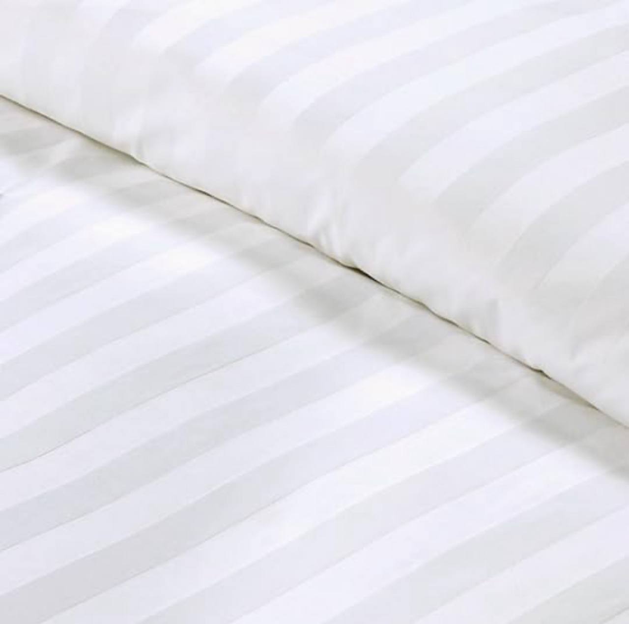 White striped duvet
Size: 6 by 7
