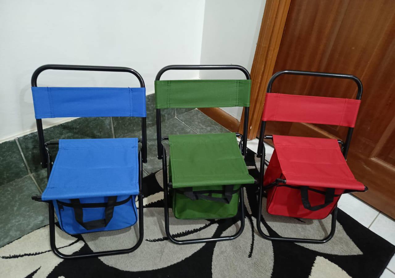 Kid's Foldable camping chair with storage pouch