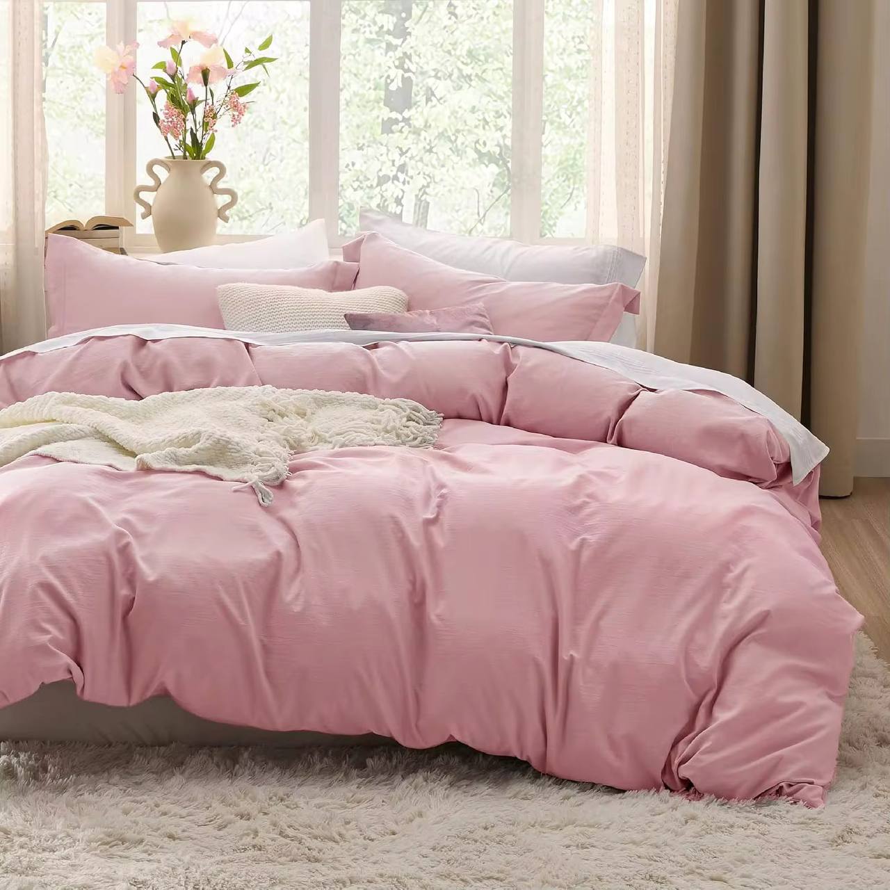 Compressed Cotton duvets with 2 pillow cases,
Super king plus 10*10 feet
