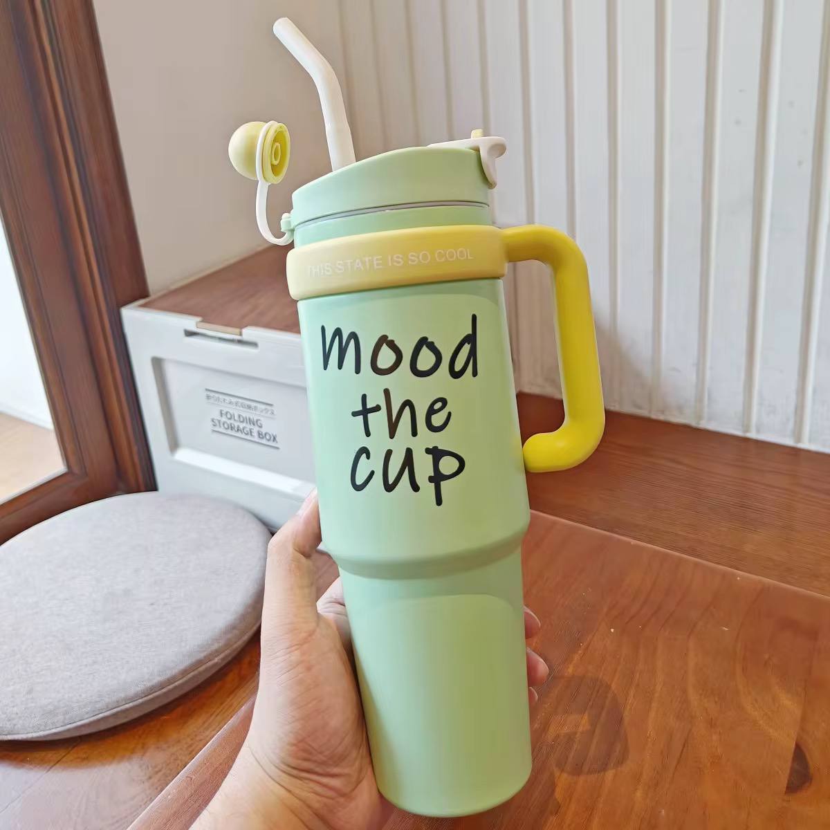 Stainless steel large capacity handled both cold and hot insulated cup with metallic straw