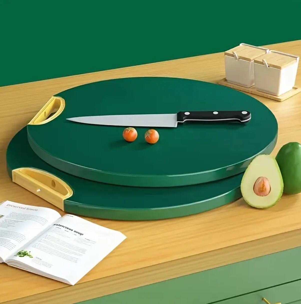The divinext imex plastic round chopping board.