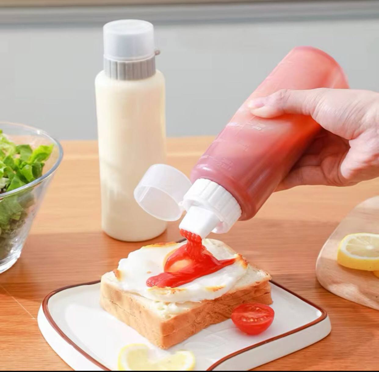 350ml 5 Holes Condiment Squeeze 
Bottle