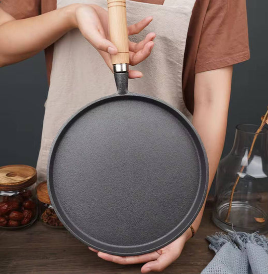 Very heavy thick , high quality Die cast (anti scratch) chapati pan .