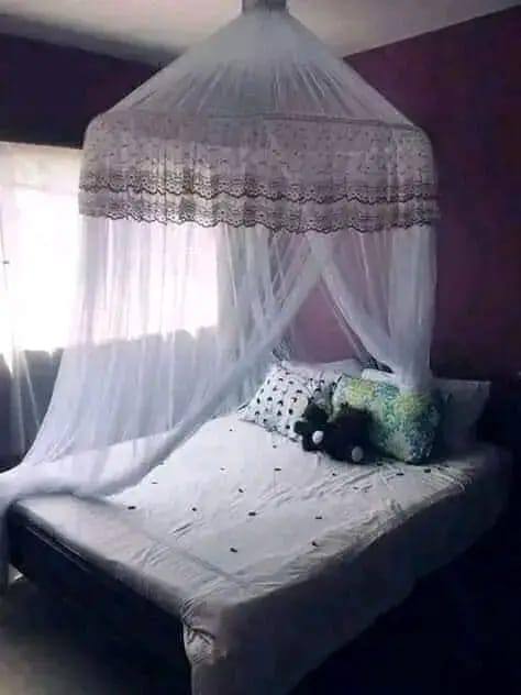 King sizes and Extra king sizes round top mosquito nets