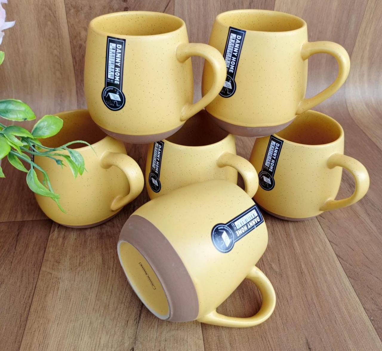 Classy mugs A set of 6 cups