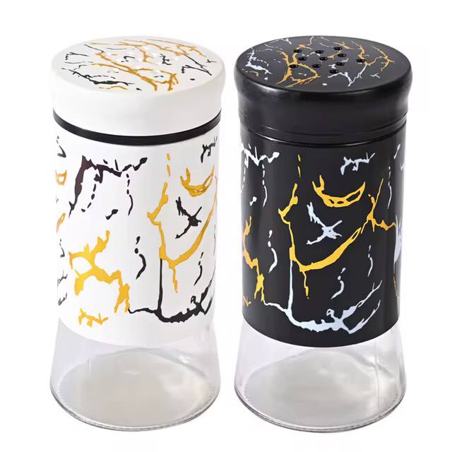Seasoning Salt shaker now available in 4 colours