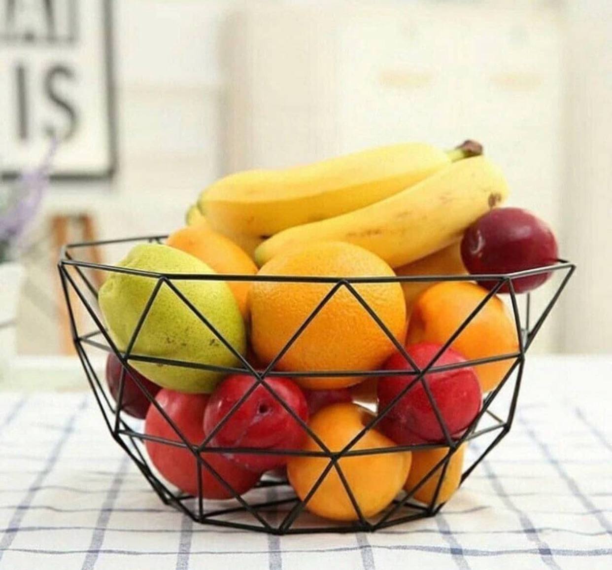 Geometric metallic storage holder