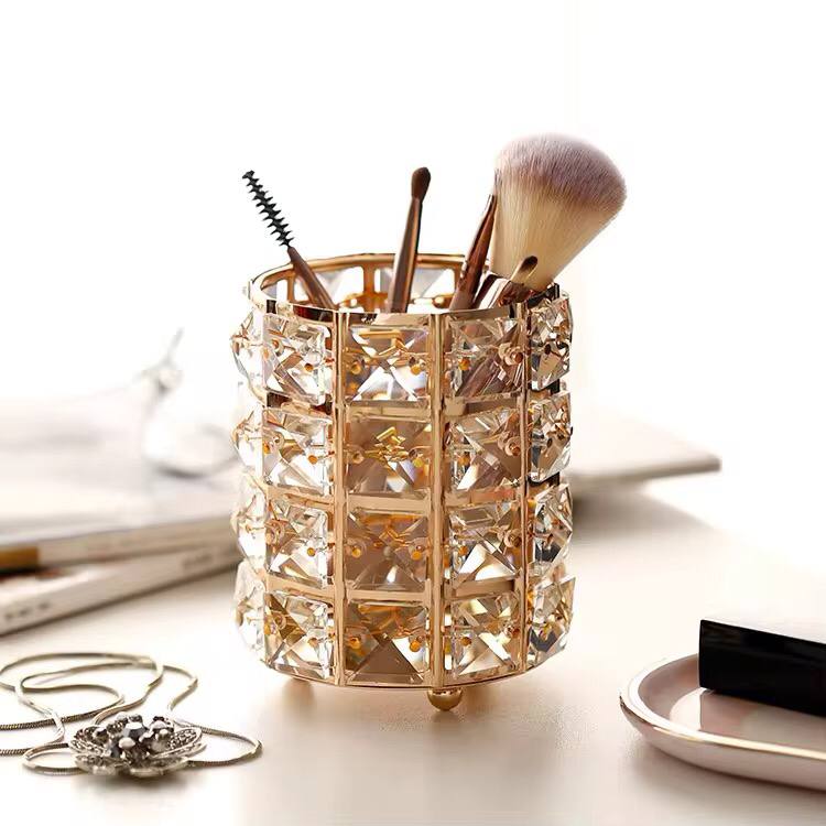 Make up brushes sparkling cylinder .