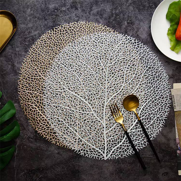 Round table mats