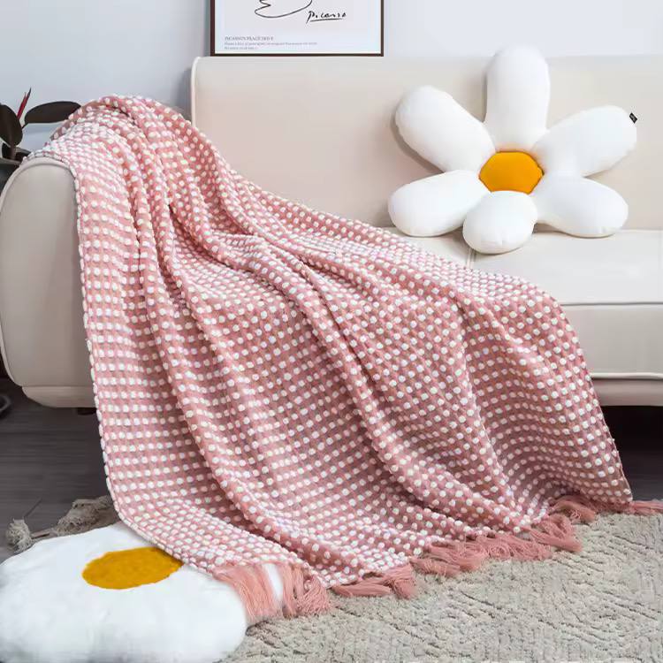 Knitted throw blanket