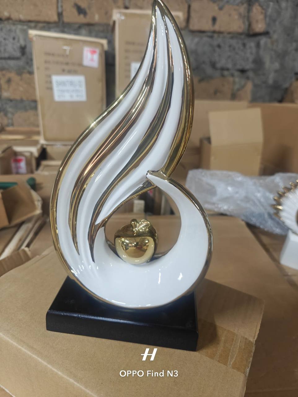 Ceramic decor centre piece