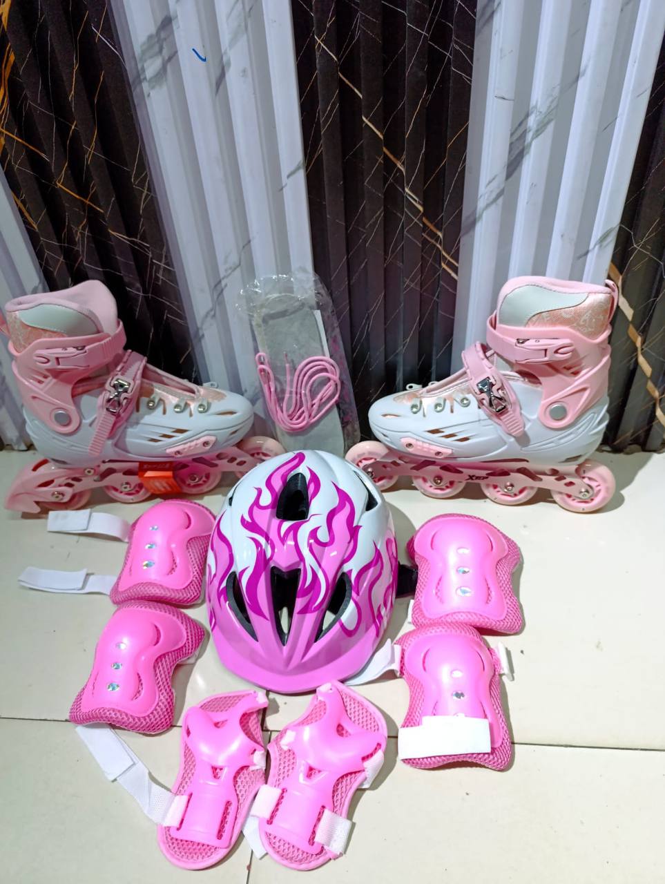 Full set hard boot skates with rubber wheels