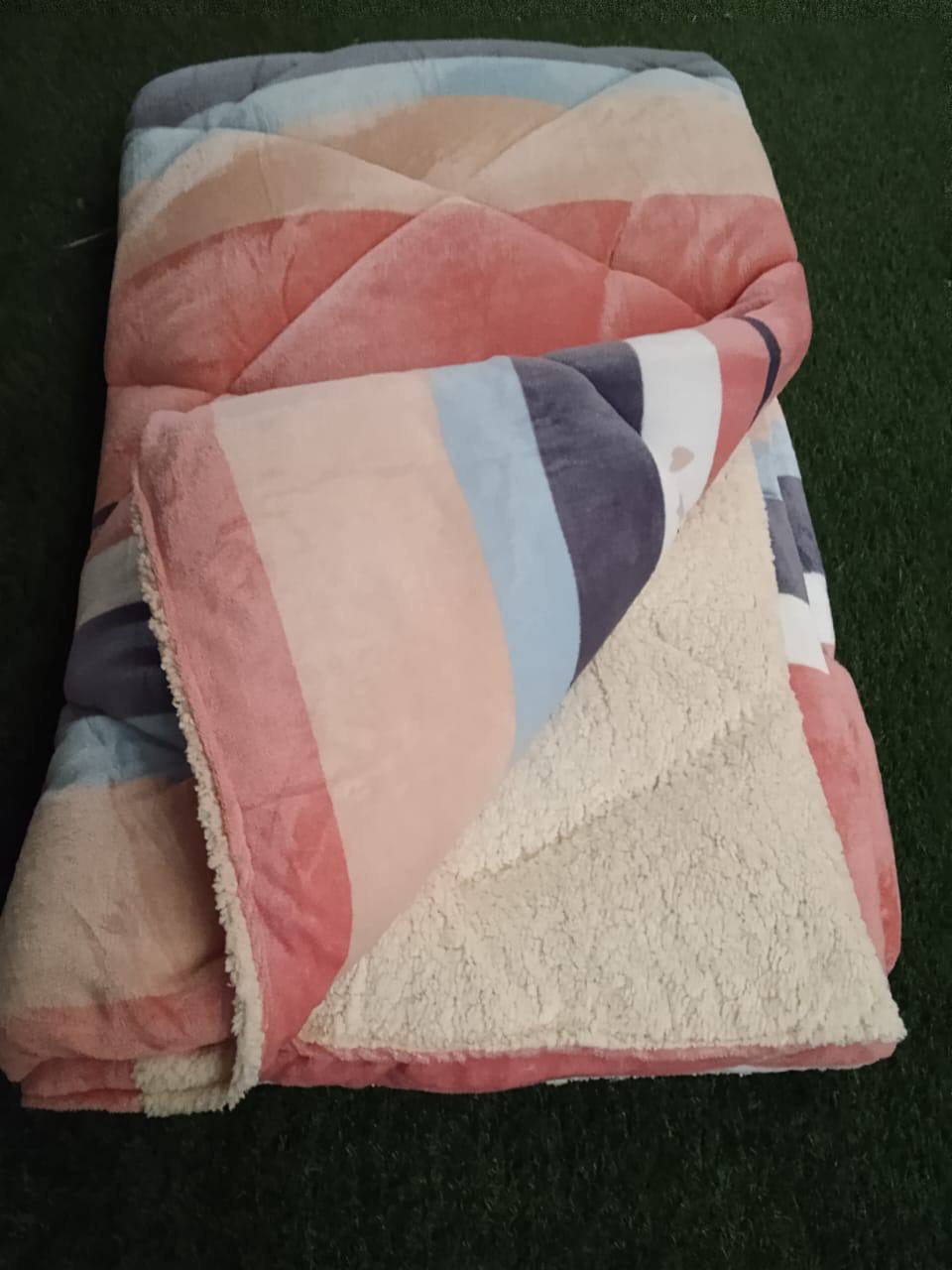 Single warm woolen duvet