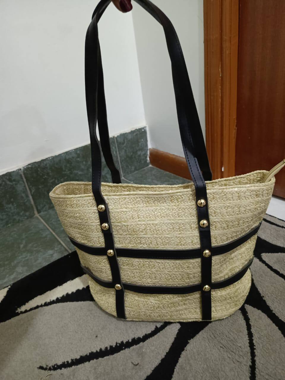 Women's minimalist solid color tote bags