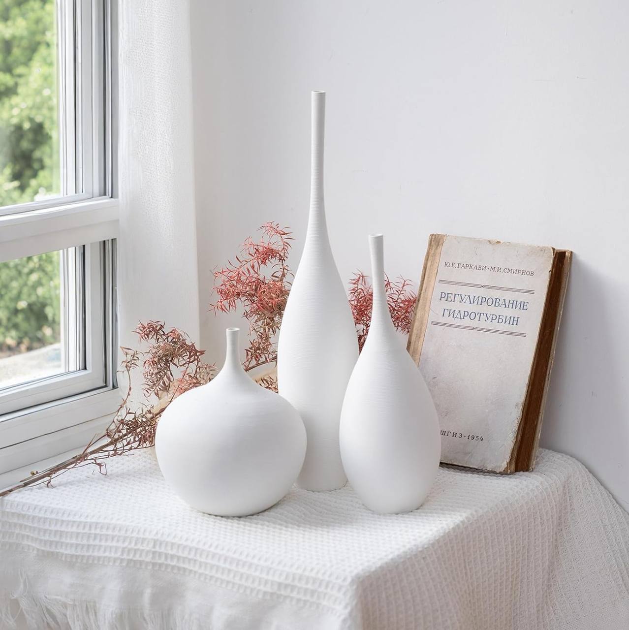 Luxury 3pc white brushed decor vases