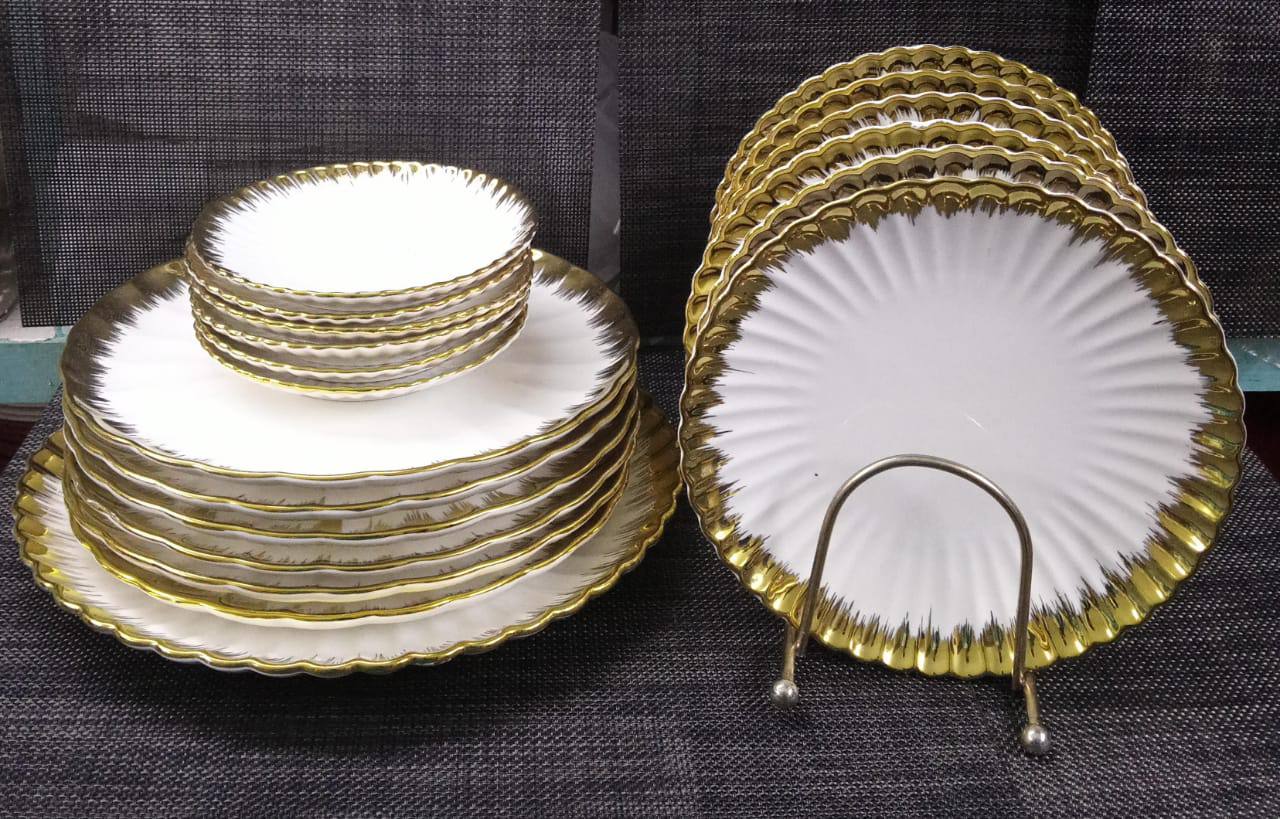 18pc Ceramic Shell Dinner Set