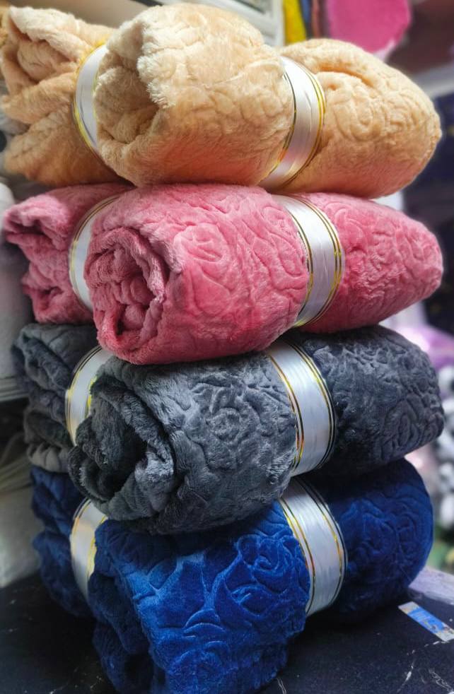 Geometric pattern soft fleece blankets