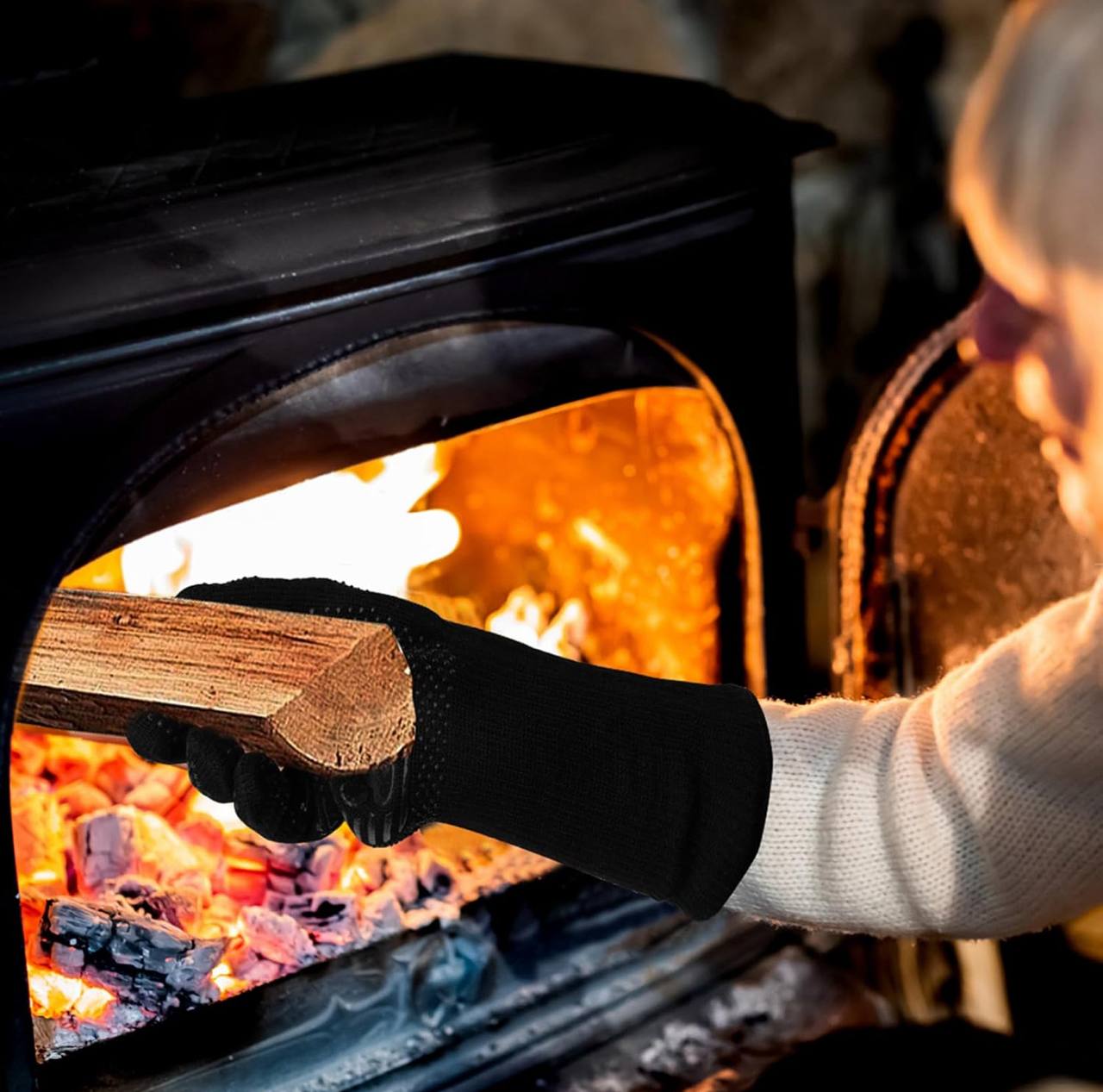 Barbeque fireproof gloves a pair