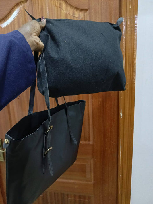 Minimalist tote with inside pouch