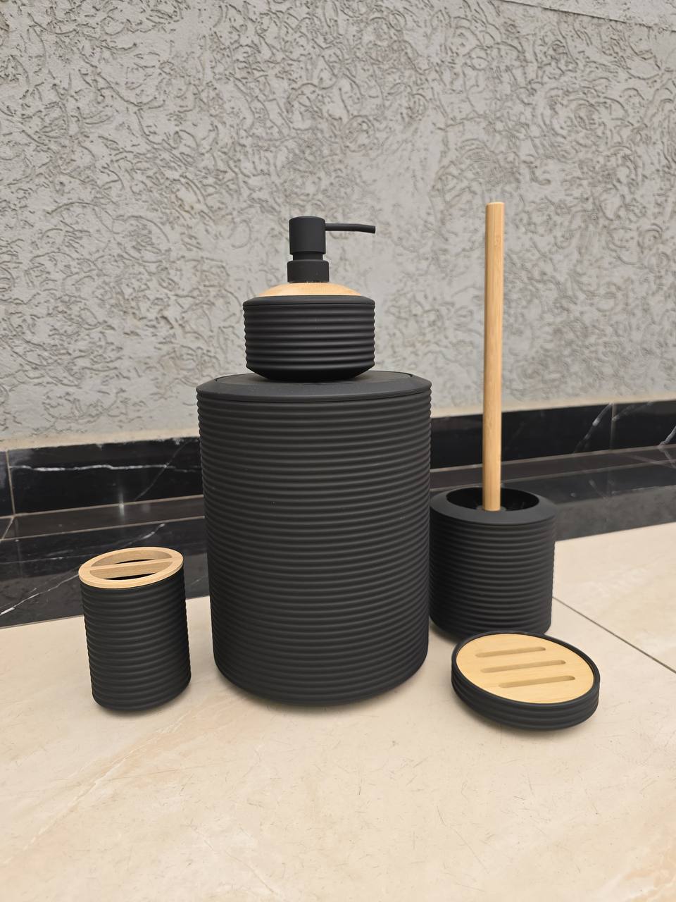 Ruffled 6pcs Bathroom Accessories Set